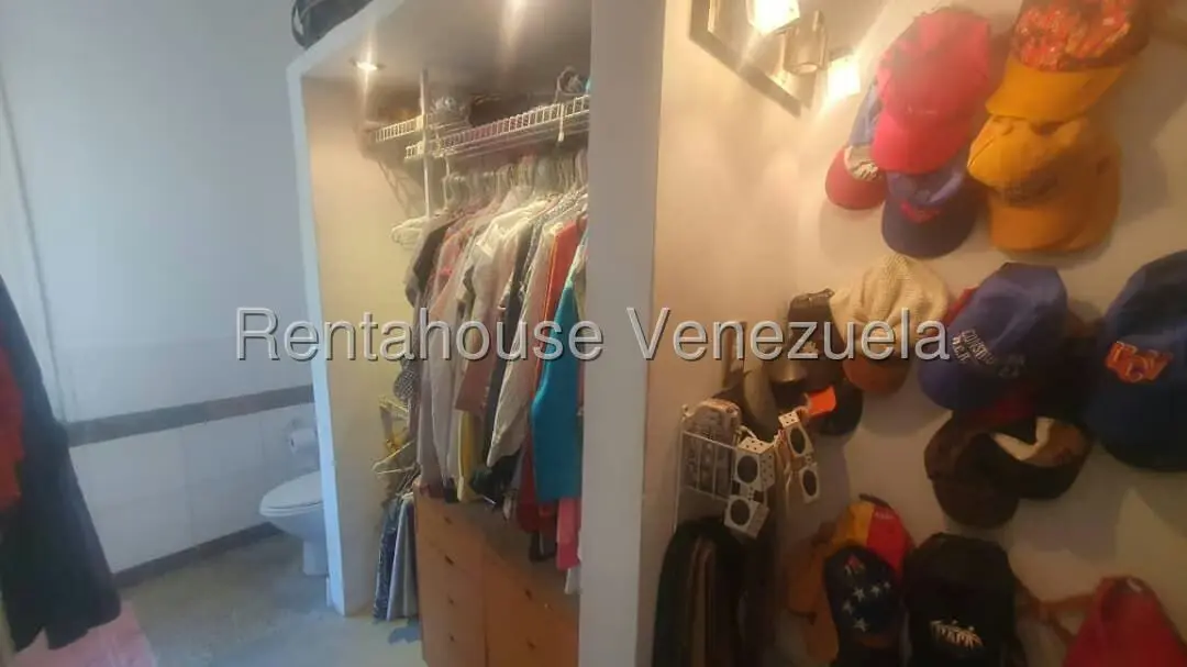 Casa (Multipes Niveles) en Venta en El Paraiso, Distrito Metropolitano - 24