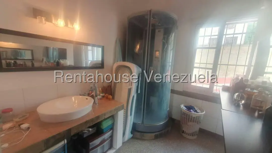 Casa (Multipes Niveles) en Venta en El Paraiso, Distrito Metropolitano - 25
