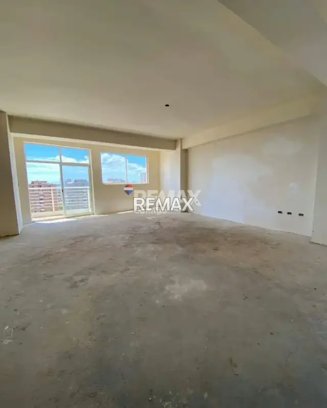 Se vende Apartamento en Edif. Santo Estefano, Don Bosco. Piso Alto