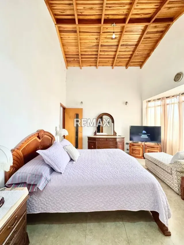 CASA EN VENTA EN URB LOS CHAGUARAMOS - 4