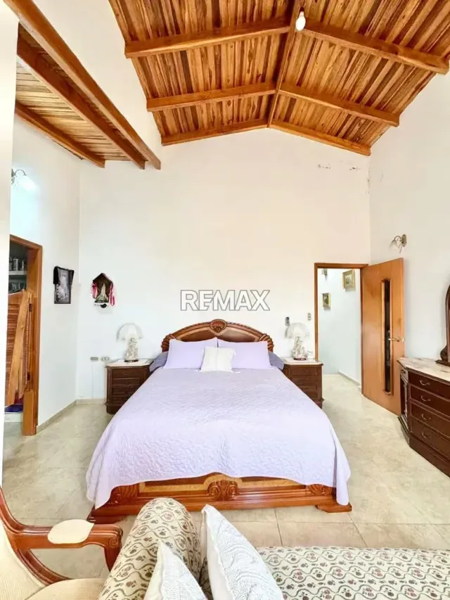 CASA EN VENTA EN URB LOS CHAGUARAMOS - 6