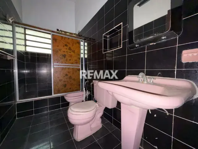 Casa con anexo de una planta en venta trigal sur calle cerrada para remodelar - 12