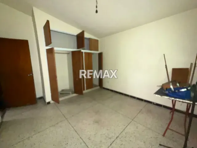 Casa con anexo de una planta en venta trigal sur calle cerrada para remodelar - 13