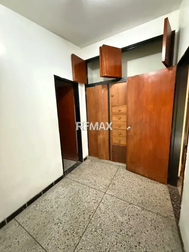 Casa con anexo de una planta en venta trigal sur calle cerrada para remodelar - 14