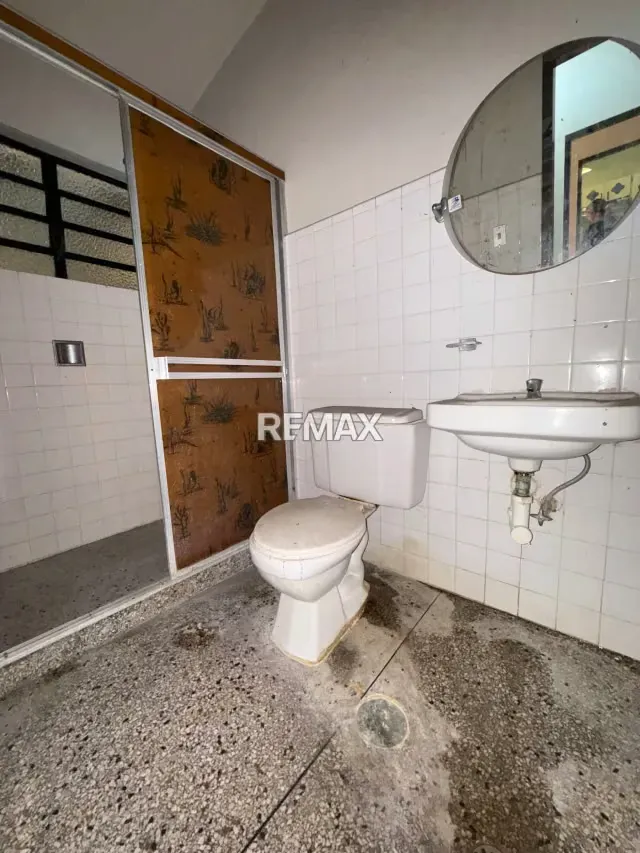 Casa con anexo de una planta en venta trigal sur calle cerrada para remodelar - 15