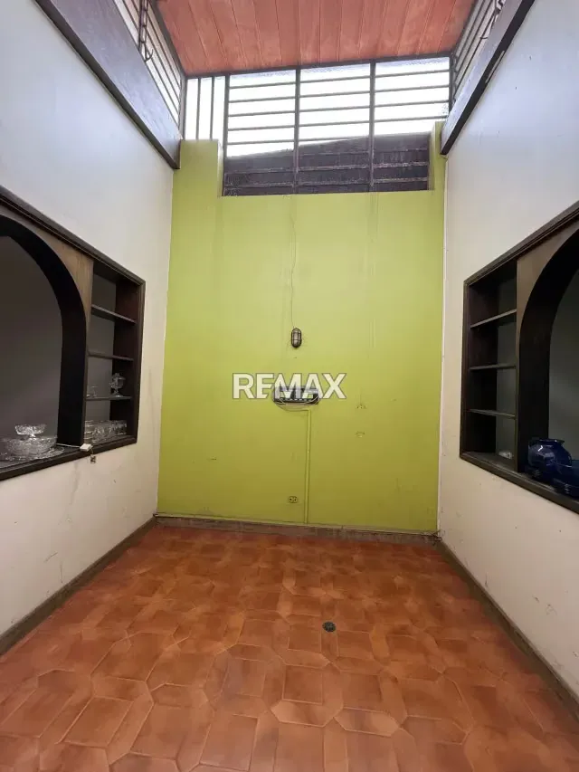 Casa con anexo de una planta en venta trigal sur calle cerrada para remodelar - 4