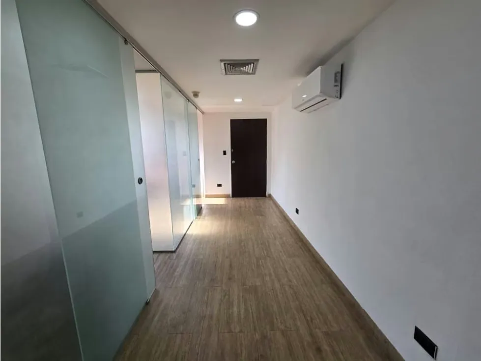 Se Alquila Oficina 25m² Chacao - 4