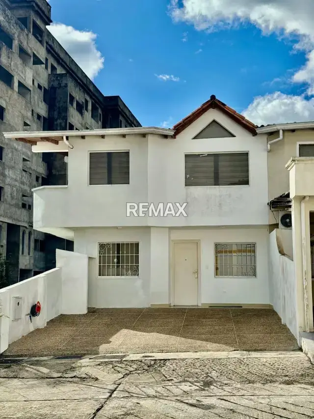 En venta Casa en Urbanización Colinas del Este Pueblo Nuevo