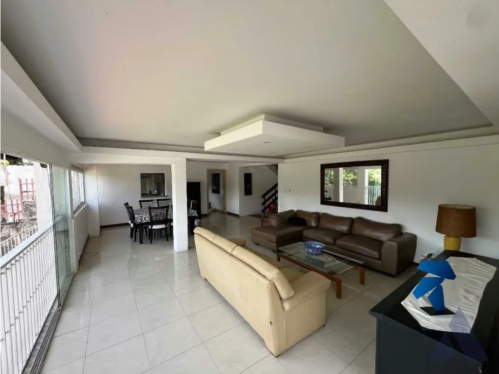 Se vende casa 850m2 Prados del Este 9859 - 2