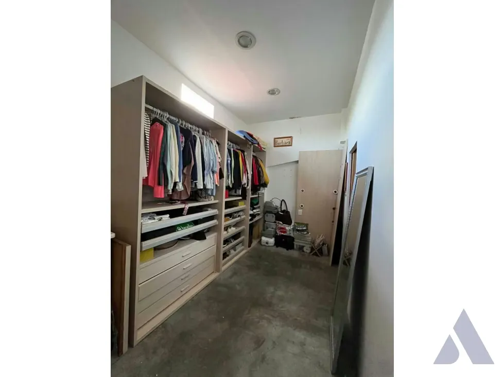 Se vende casa 850m2 Prados del Este 9859 - 11