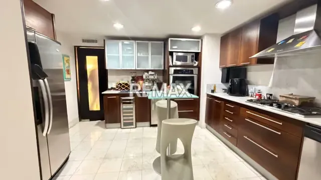 Apto En Lomas De Las Mercedes, 300m2 3H+1 Ser, 4B, 4E - 9