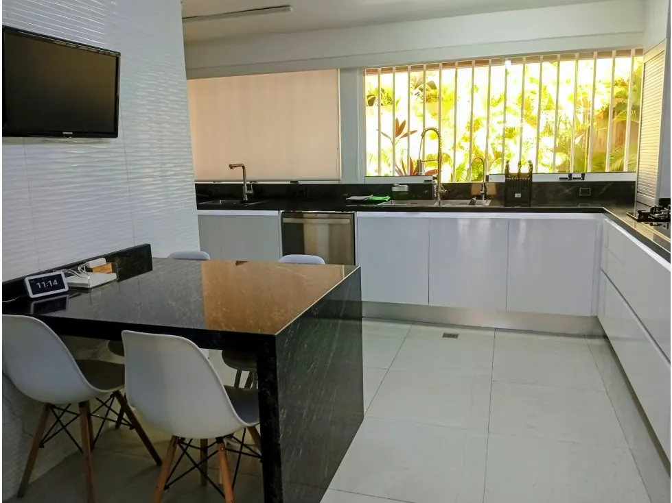 Vendo PB remodelada con vista 395m2 6hab 5b 3p Los Naranjos 0194 - 21