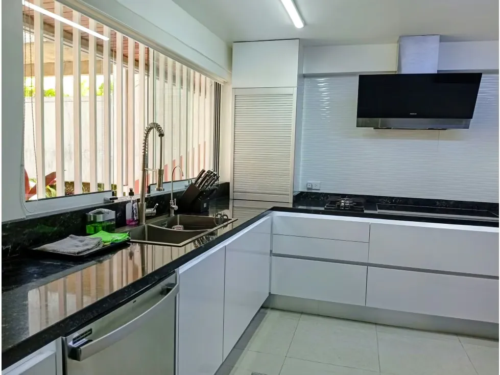 Vendo PB remodelada con vista 395m2 6hab 5b 3p Los Naranjos 0194 - 22