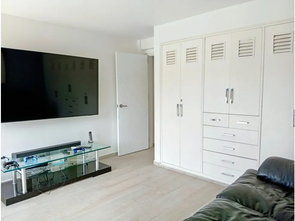 Vendo PB remodelada con vista 395m2 6hab 5b 3p Los Naranjos 0194 - 32