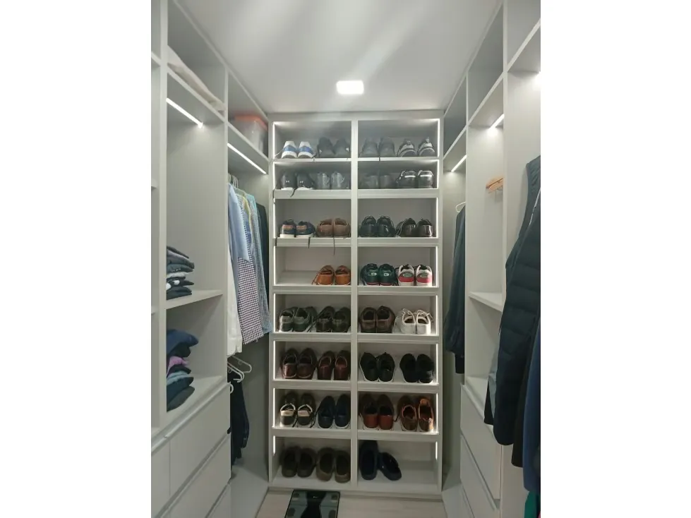 Vendo PB remodelada con vista 395m2 6hab 5b 3p Los Naranjos 0194 - 45