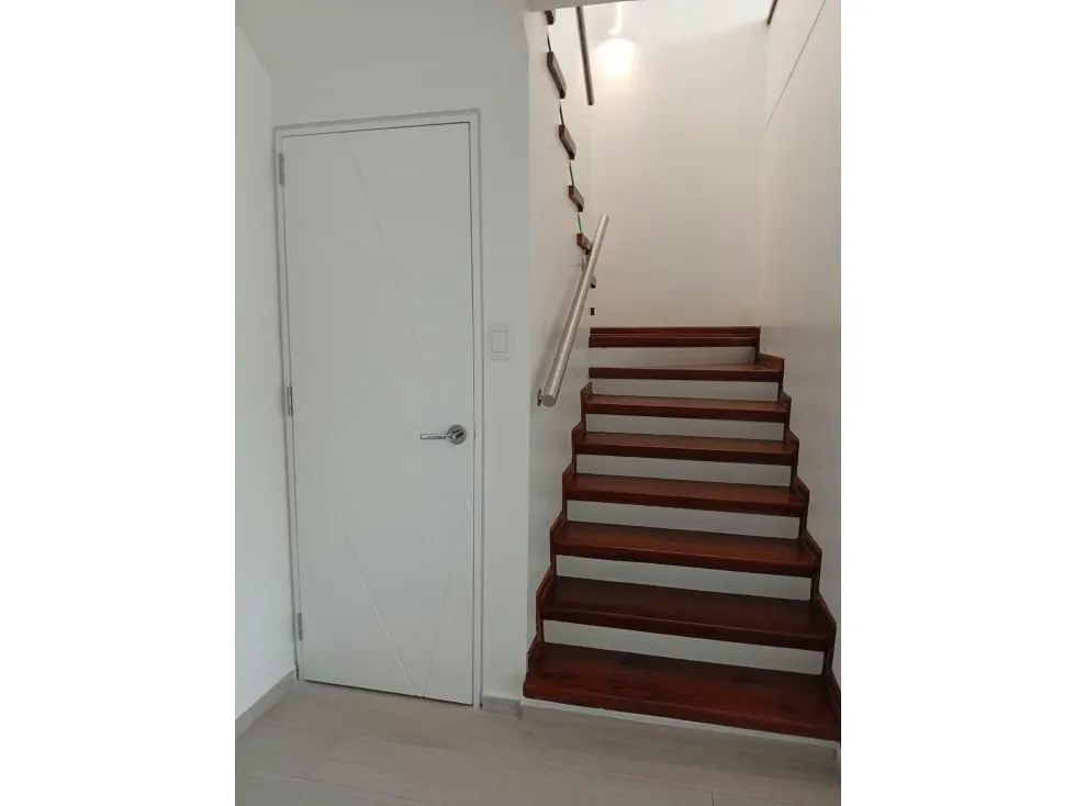 Vendo PB remodelada con vista 395m2 6hab 5b 3p Los Naranjos 0194 - 60