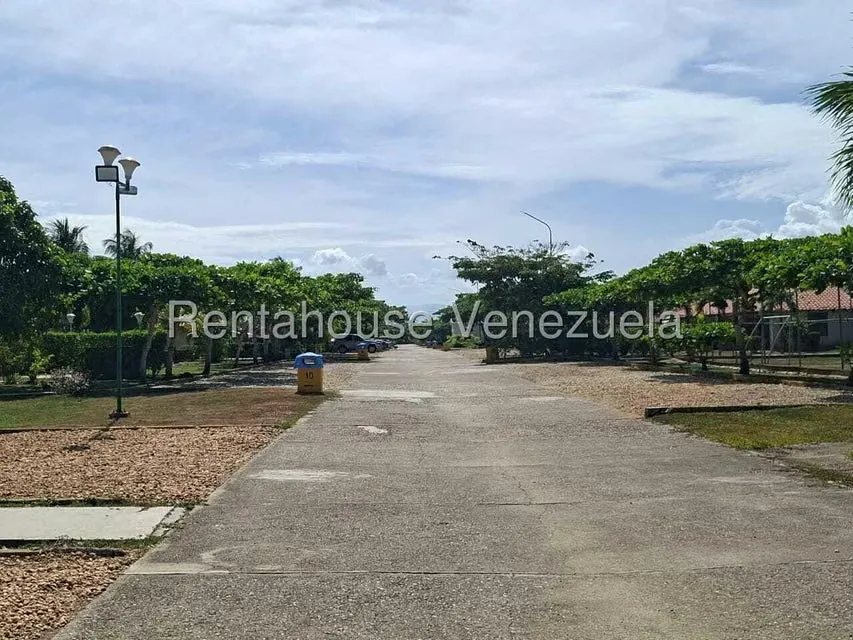 Townhouse (1 Nivel) en Venta en Villas de Monte Lindo, Miranda - 29