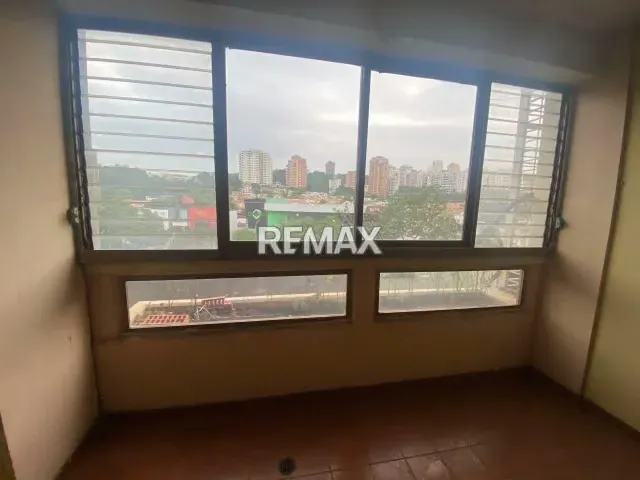 EN VENTA APARTAMENTO EN RES. LA CRISTINA AV CUATRICENTENARIA - 17