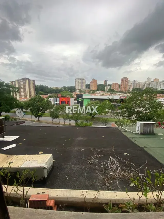 EN VENTA APARTAMENTO EN RES. LA CRISTINA AV CUATRICENTENARIA - 3