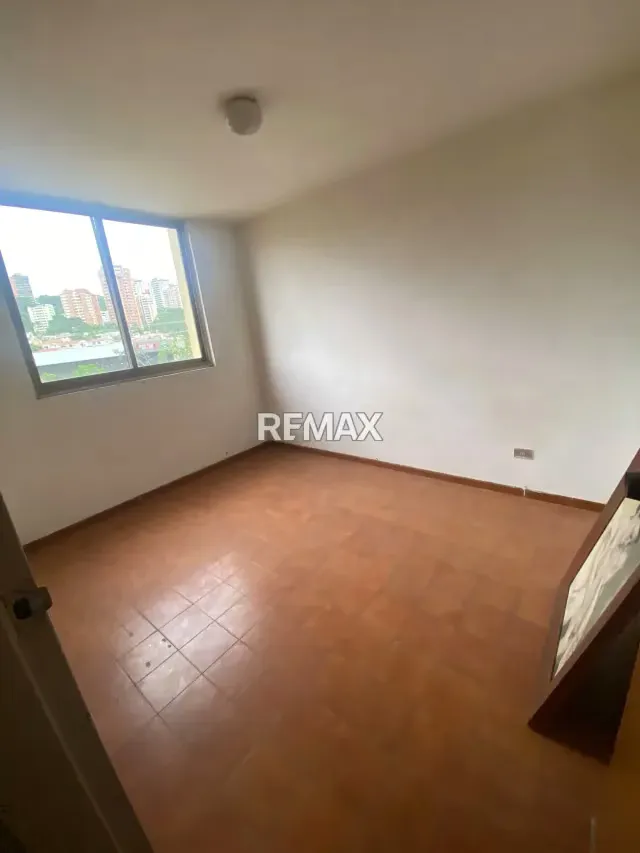 EN VENTA APARTAMENTO EN RES. LA CRISTINA AV CUATRICENTENARIA - 10