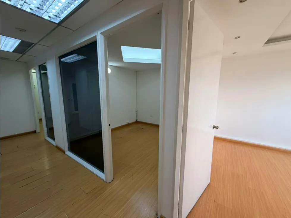 Se alquila Oficina 92m² 1b Los Cortijos - 12