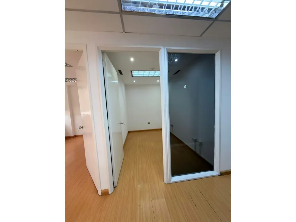 Se alquila Oficina 92m² 1b Los Cortijos - 16