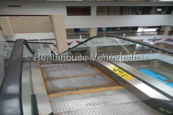Oficina en Alquiler en Prados del Este, Distrito Metropolitano - 12