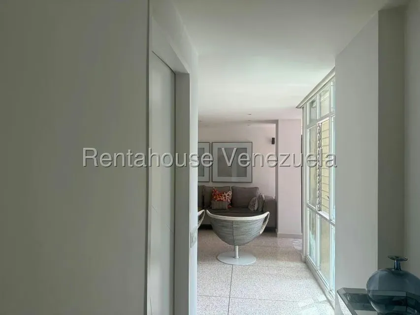 Apartamento (1 Nivel) en Venta en El Marques, Distrito Metropolitano - 2