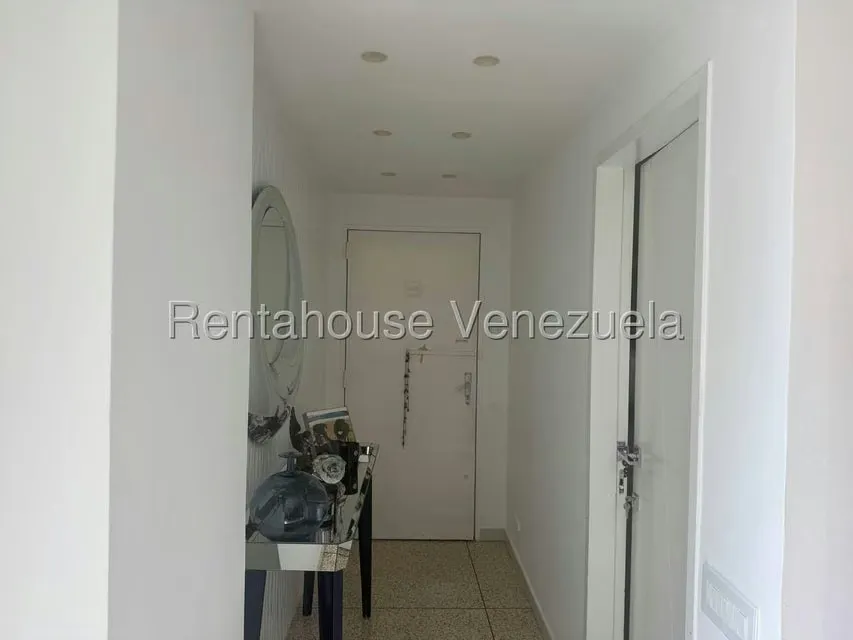 Apartamento (1 Nivel) en Venta en El Marques, Distrito Metropolitano - 3