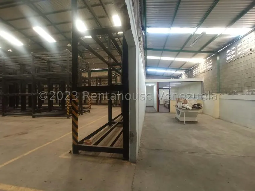 Local Comercial en Alquiler en Zona Industrial 2, Lara - 30