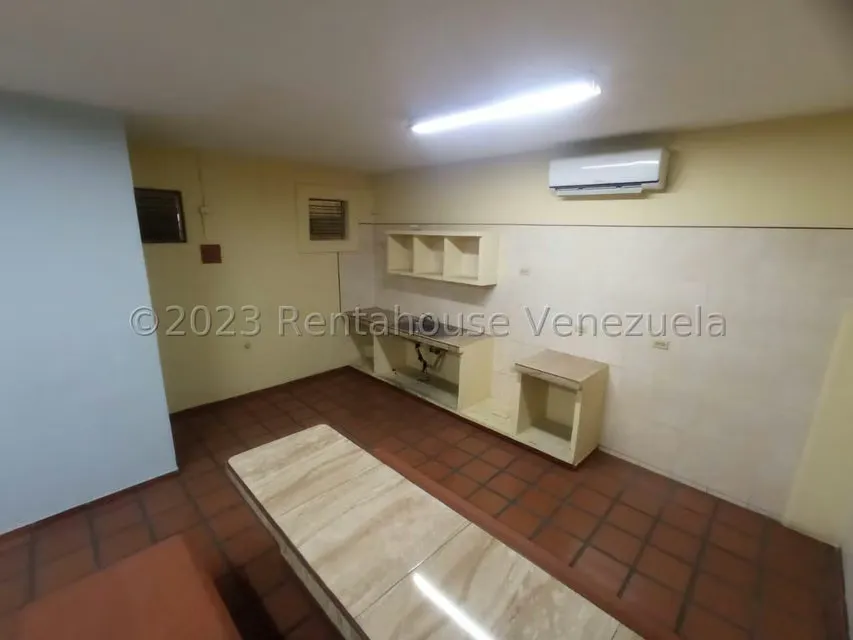 Local Comercial en Alquiler en Zona Industrial 2, Lara - 35