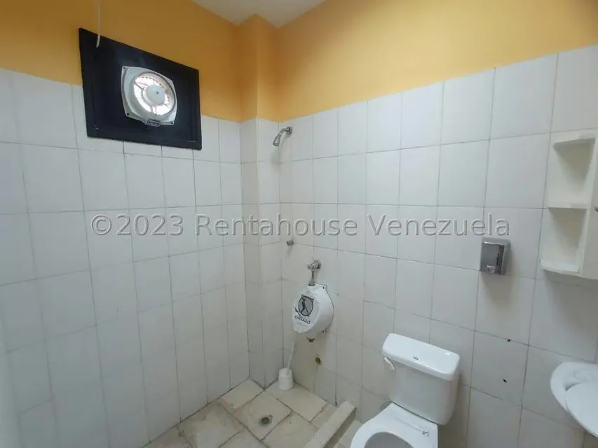 Local Comercial en Alquiler en Zona Industrial 2, Lara - 36