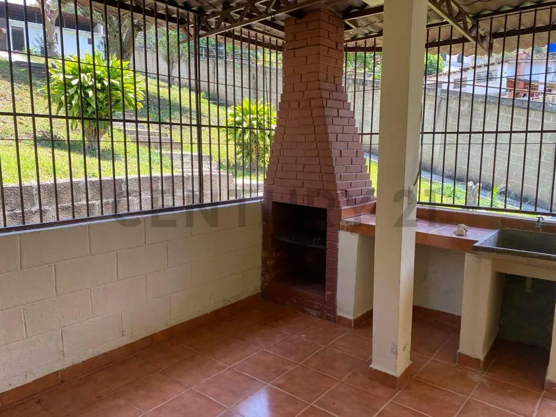 VENTA TERRENO CON CASA CAMPESTRE LA URB. CLUB HIPICO LOS TEQUES - 11