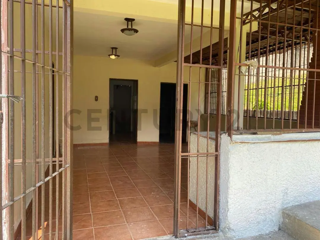 VENTA TERRENO CON CASA CAMPESTRE LA URB. CLUB HIPICO LOS TEQUES - 8