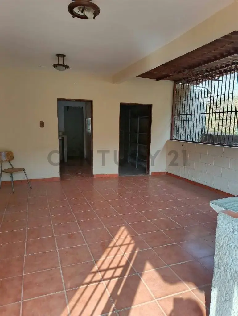 VENTA TERRENO CON CASA CAMPESTRE LA URB. CLUB HIPICO LOS TEQUES - 9