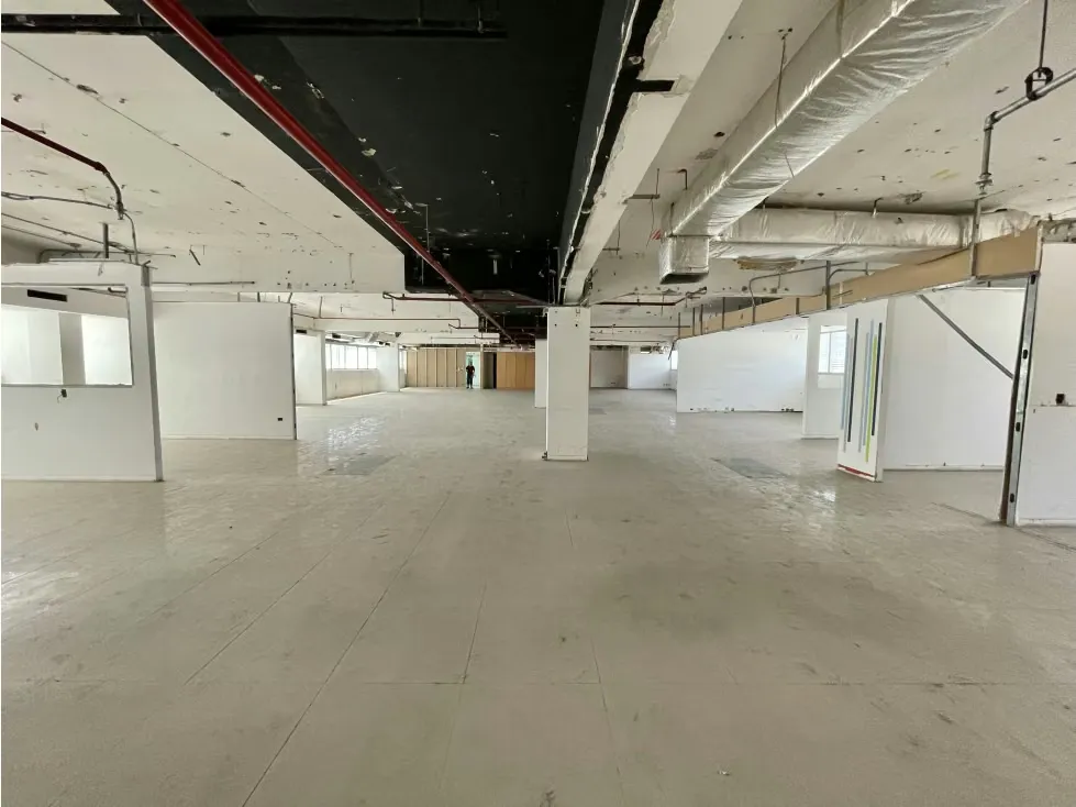 Se alquila Oficina 750m² Los Ruices