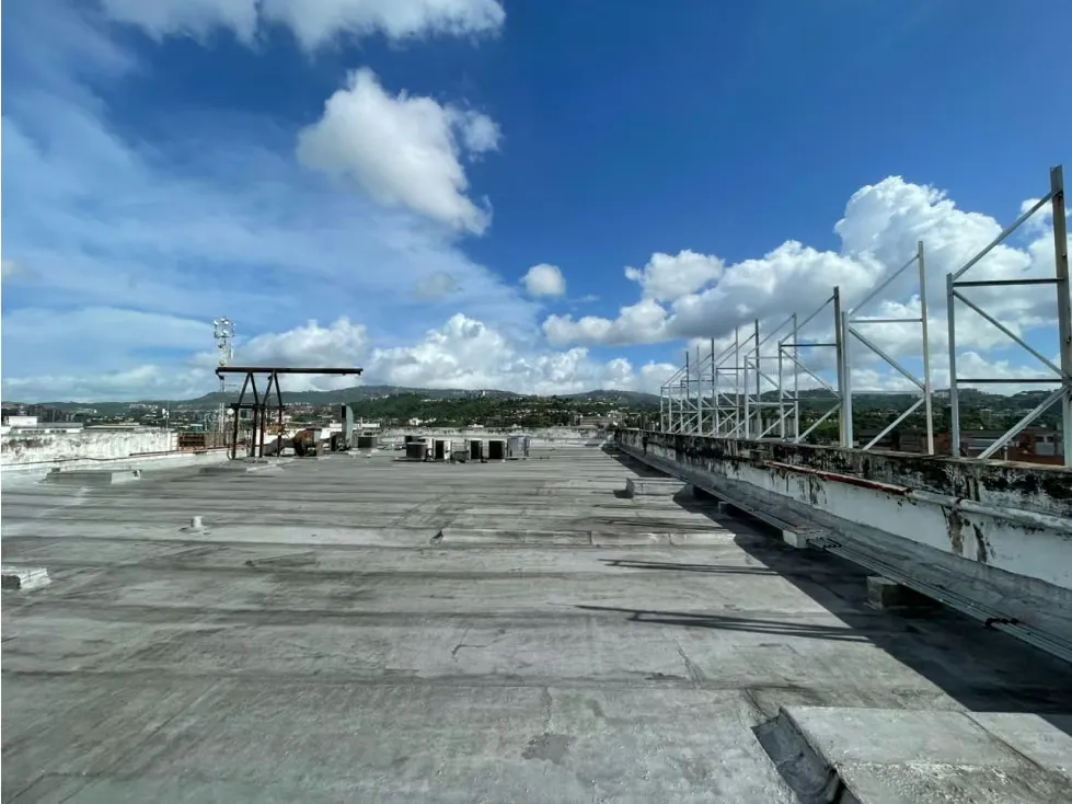 Se alquila Oficina 750m² Los Ruices - 2