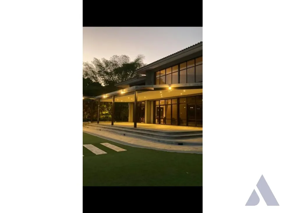 Vendo impresionante quinta 1700m2 Monte Elena - Baruta 8038 - 16