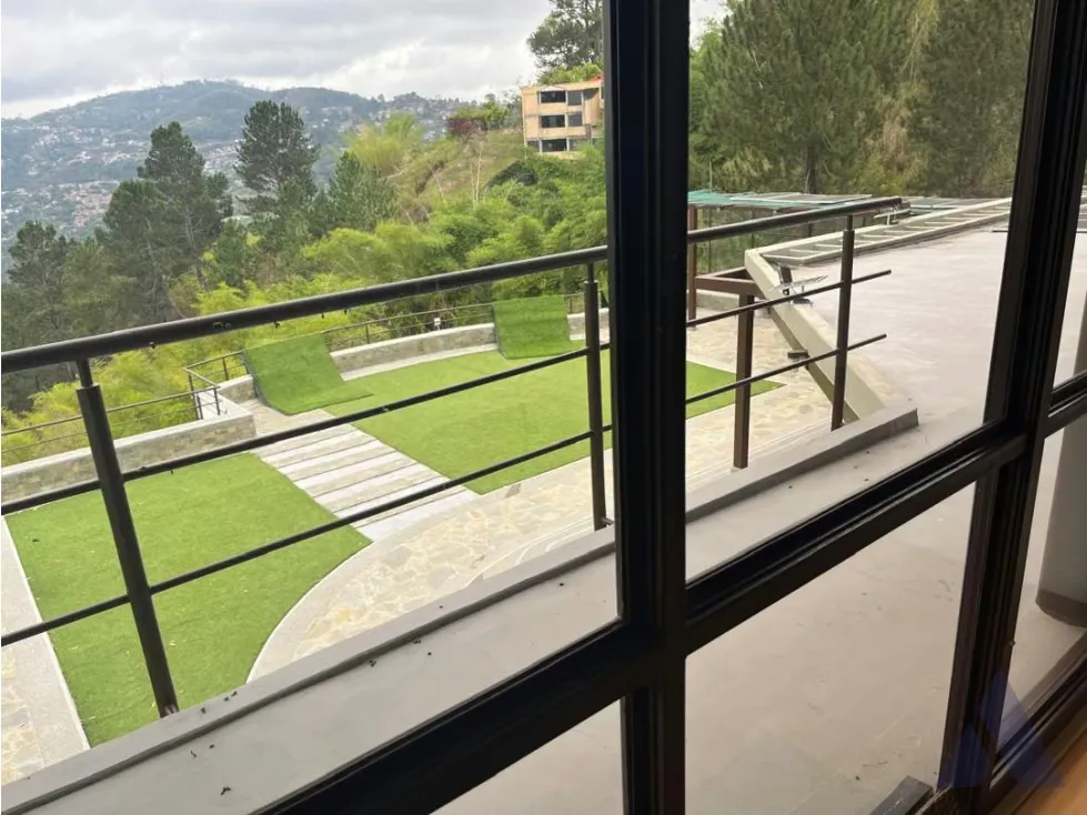 Vendo impresionante quinta 1700m2 Monte Elena - Baruta 8038 - 28