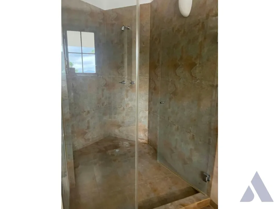 Vendo impresionante quinta 1700m2 Monte Elena - Baruta 8038 - 37