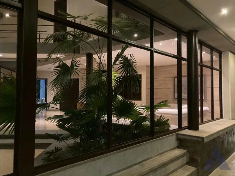 Vendo impresionante quinta 1700m2 Monte Elena - Baruta 8038 - 8