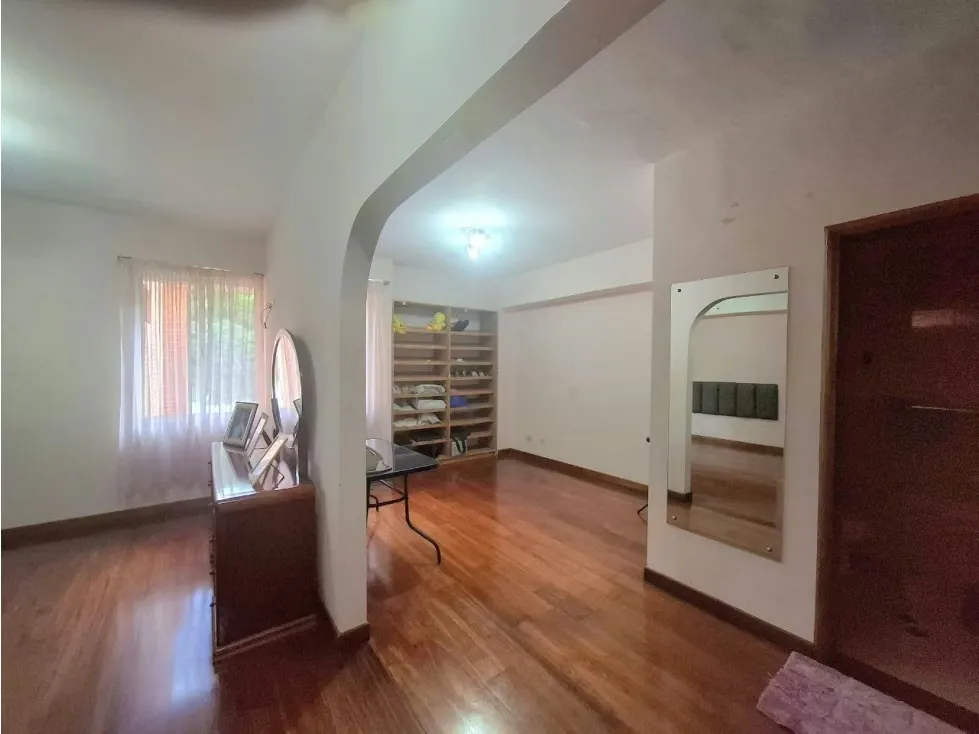 Exclusivo PH de 512 mts2 en Venta, Urb Miranda - 13