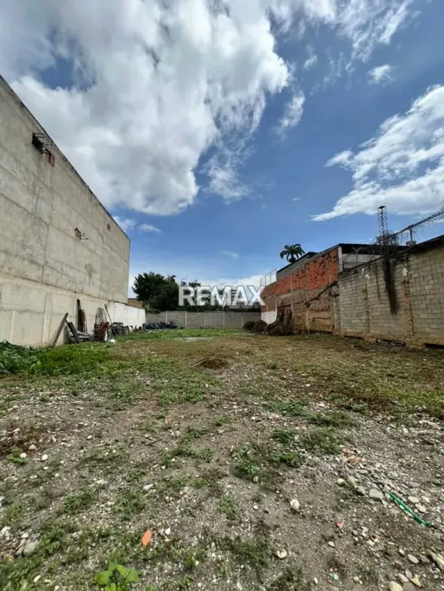 En Venta Terreno y Parcela Carrera 17 entre calles 27 y 28 - 2