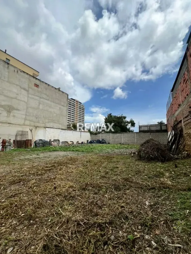 En Venta Terreno y Parcela Carrera 17 entre calles 27 y 28 - 3