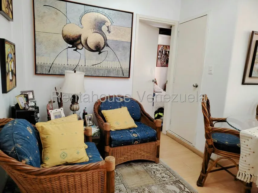 Apartamento (1 Nivel) en Venta en La Carlota, Distrito Metropolitano - 2