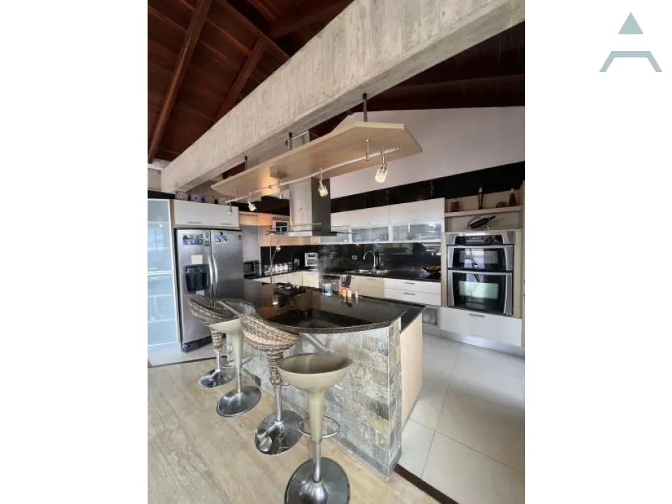 Se vende Apto 300m² 5h/5b/3p Oripoto - 6