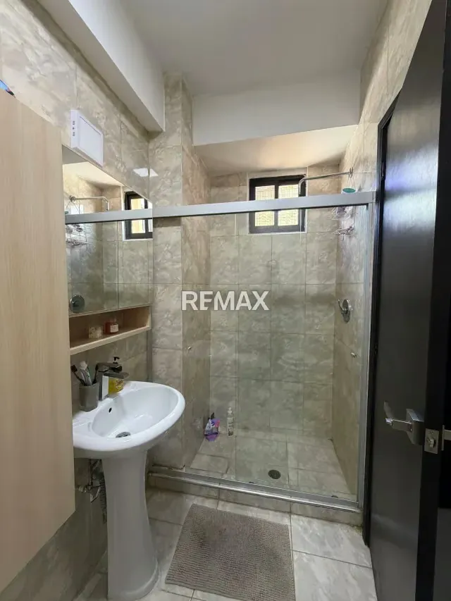 Apartamento moderno a la venta en el Triángulo del Este, Residencias Silver House conectado a planta eléctrica - 12