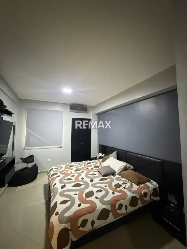 Apartamento moderno a la venta en el Triángulo del Este, Residencias Silver House conectado a planta eléctrica - 13