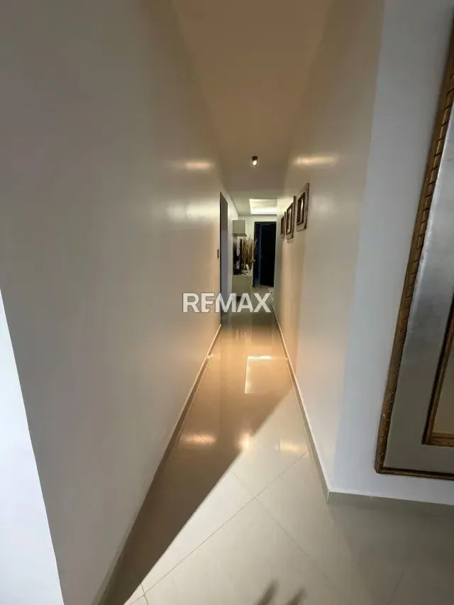Apartamento moderno a la venta en el Triángulo del Este, Residencias Silver House conectado a planta eléctrica - 2
