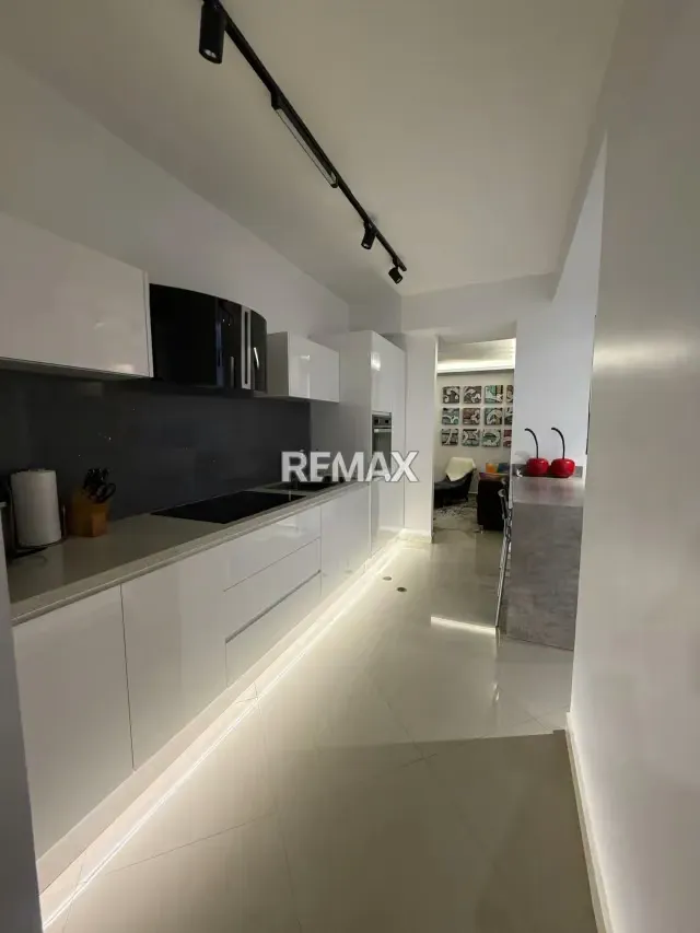 Apartamento moderno a la venta en el Triángulo del Este, Residencias Silver House conectado a planta eléctrica - 6